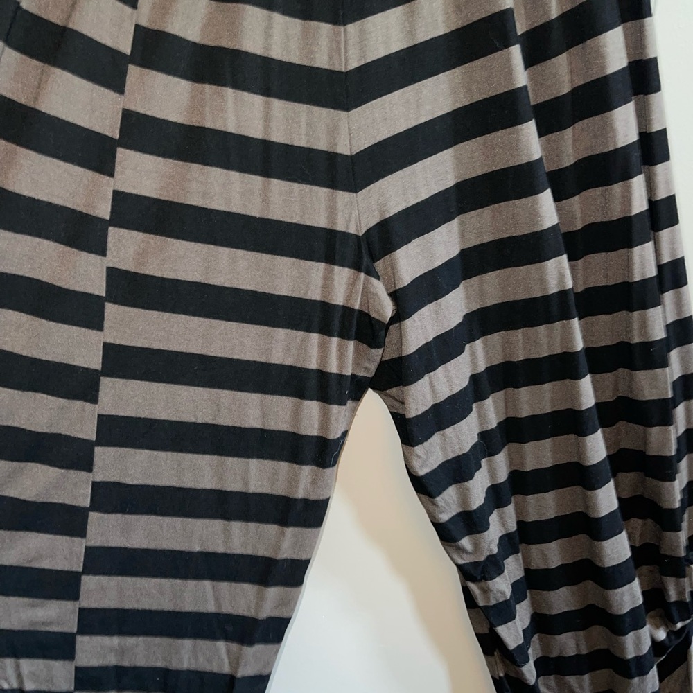 Comfy USA, pants , style: striped pants. Size, Large. - Picture 8 of 10